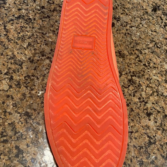 TOMS- coral shoes - Picture 5 of 5